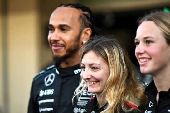 Doriane Pin (FRA) Prema Racing with Lewis Hamilton (GBR) Mercedes AMG F1 at a team photograph.
05.12.2024. Formula 1 World Championship, Rd 24, Abu Dhabi Grand Prix, Yas Marina Circuit, Abu Dhabi, Preparation Day.
- www.xpbimages.com, EMail: requests@xpbimages.com © Copyright: Price / XPB Images