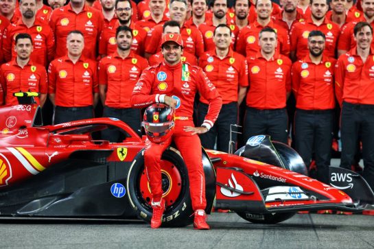 Carlos Sainz Jr (ESP) Ferrari at a team photograph.
05.12.2024. Formula 1 World Championship, Rd 24, Abu Dhabi Grand Prix, Yas Marina Circuit, Abu Dhabi, Preparation Day.
- www.xpbimages.com, EMail: requests@xpbimages.com © Copyright: Batchelor / XPB Images