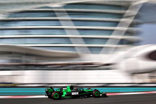Zhou Guanyu (CHN) Sauber C44.
06.12.2024. Formula 1 World Championship, Rd 24, Abu Dhabi Grand Prix, Yas Marina Circuit, Abu Dhabi, Practice Day.
- www.xpbimages.com, EMail: requests@xpbimages.com © Copyright: Moy / XPB Images