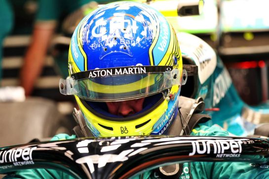 Fernando Alonso (ESP) Aston Martin F1 Team AMR24.
06.12.2024. Formula 1 World Championship, Rd 24, Abu Dhabi Grand Prix, Yas Marina Circuit, Abu Dhabi, Practice Day.
- www.xpbimages.com, EMail: requests@xpbimages.com © Copyright: Batchelor / XPB Images