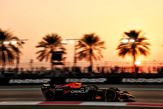 Sergio Perez (MEX) Red Bull Racing RB20.
06.12.2024. Formula 1 World Championship, Rd 24, Abu Dhabi Grand Prix, Yas Marina Circuit, Abu Dhabi, Practice Day.
- www.xpbimages.com, EMail: requests@xpbimages.com © Copyright: Charniaux / XPB Images