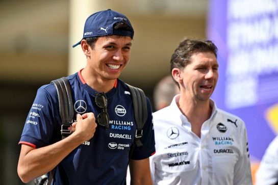 (L to R): Alexander Albon (THA) Williams Racing with James Vowles (GBR) Williams Racing Team Principal.
07.12.2024. Formula 1 World Championship, Rd 24, Abu Dhabi Grand Prix, Yas Marina Circuit, Abu Dhabi, Qualifying Day.
- www.xpbimages.com, EMail: requests@xpbimages.com © Copyright: Price / XPB Images