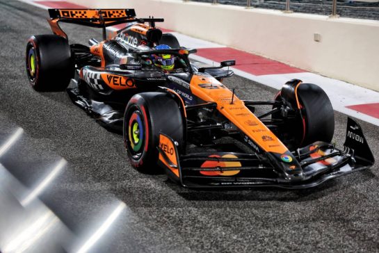 Oscar Piastri (AUS) McLaren MCL38.
07.12.2024. Formula 1 World Championship, Rd 24, Abu Dhabi Grand Prix, Yas Marina Circuit, Abu Dhabi, Qualifying Day.
- www.xpbimages.com, EMail: requests@xpbimages.com © Copyright: Bearne / XPB Images