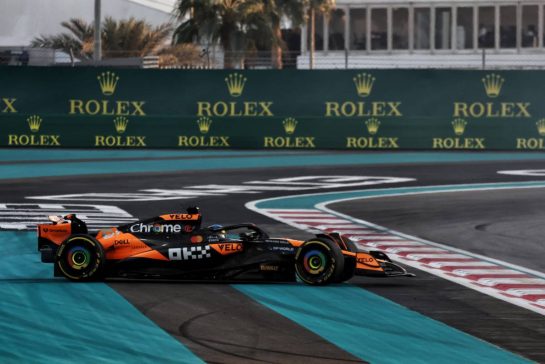 Oscar Piastri (AUS) McLaren MCL38 recovers after being hit at the start of the race.
08.12.2024. Formula 1 World Championship, Rd 24, Abu Dhabi Grand Prix, Yas Marina Circuit, Abu Dhabi, Race Day.
- www.xpbimages.com, EMail: requests@xpbimages.com © Copyright: Moy / XPB Images