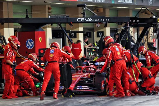 Charles Leclerc (MON) Ferrari SF-24 makes a pit stop.
08.12.2024. Formula 1 World Championship, Rd 24, Abu Dhabi Grand Prix, Yas Marina Circuit, Abu Dhabi, Race Day.
- www.xpbimages.com, EMail: requests@xpbimages.com © Copyright: Batchelor / XPB Images