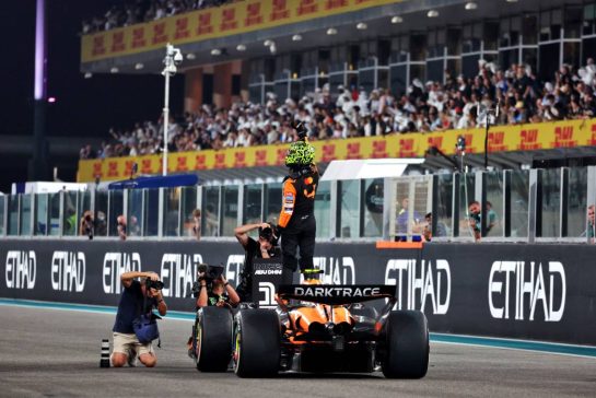 Race winner Lando Norris (GBR) McLaren MCL38 celebrates in parc ferme after winning the Constructors' Championship.
08.12.2024. Formula 1 World Championship, Rd 24, Abu Dhabi Grand Prix, Yas Marina Circuit, Abu Dhabi, Race Day.
- www.xpbimages.com, EMail: requests@xpbimages.com © Copyright: Moy / XPB Images
