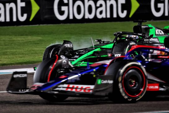 Valtteri Bottas (FIN) Sauber C44 with a puncture and front wheel damage.
08.12.2024. Formula 1 World Championship, Rd 24, Abu Dhabi Grand Prix, Yas Marina Circuit, Abu Dhabi, Race Day.
- www.xpbimages.com, EMail: requests@xpbimages.com © Copyright: Charniaux / XPB Images