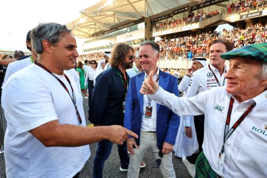 Juan Pablo Montoya (COL) with Jackie Stewart (GBR) on the grid.
08.12.2024. Formula 1 World Championship, Rd 24, Abu Dhabi Grand Prix, Yas Marina Circuit, Abu Dhabi, Race Day.
- www.xpbimages.com, EMail: requests@xpbimages.com © Copyright: Moy / XPB Images