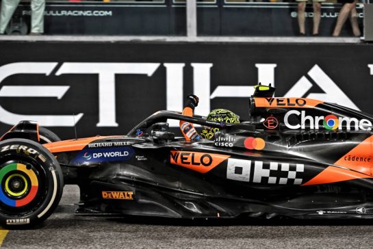 Race winner Lando Norris (GBR) McLaren MCL38 celebrates in parc ferme.
08.12.2024. Formula 1 World Championship, Rd 24, Abu Dhabi Grand Prix, Yas Marina Circuit, Abu Dhabi, Race Day.
- www.xpbimages.com, EMail: requests@xpbimages.com © Copyright: Price / XPB Images