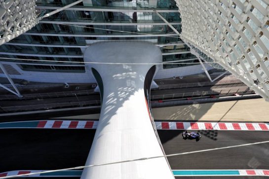 Ayumu Iwasa (JPN) RB VCARB 01 Test Driver.
10.12.2024. Formula 1 Testing, Yas Marina Circuit, Abu Dhabi, Tuesday.
- www.xpbimages.com, EMail: requests@xpbimages.com © Copyright: Bearne / XPB Images