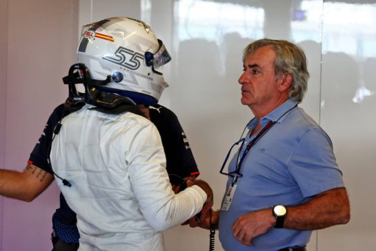(L to R): Carlos Sainz Jr (ESP) Williams Racing with his father Carlos Sainz (ESP).
10.12.2024. Formula 1 Testing, Yas Marina Circuit, Abu Dhabi, Tuesday.
- www.xpbimages.com, EMail: requests@xpbimages.com © Copyright: Moy / XPB Images