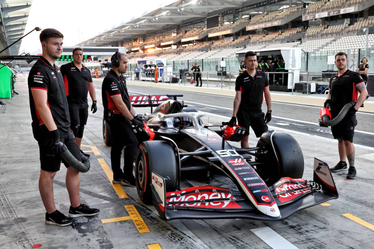 Haas in action at Jerez for first ever TPC F1 test