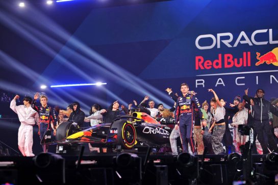 Liam Lawson (NZL) Red Bull Racing RB21 and Max Verstappen (NLD) Red Bull Racing.
18.02.2025. Formula One World Championship, F1 75 Live. O2 Arena, London, England.
- www.xpbimages.com, EMail: requests@xpbimages.com © Copyright: Batchelor / XPB Images