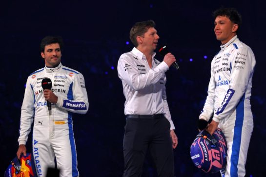 (L to R): Carlos Sainz (ESP) Williams Racing; James Vowles (GBR) Williams Racing Team Principal; and Alexander Albon (THA) Williams Racing.
18.02.2025. Formula One World Championship, F1 75 Live. O2 Arena, London, England.
- www.xpbimages.com, EMail: requests@xpbimages.com © Copyright: Batchelor / XPB Images