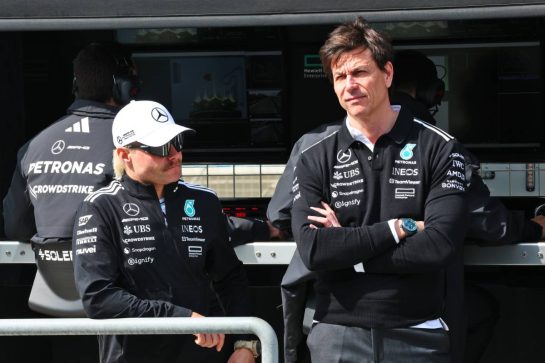 (L to R): Valtteri Bottas (FIN) Mercedes AMG F1 Reserve Driver with Toto Wolff (GER) Mercedes AMG F1 Shareholder and Executive Director.
26.02.2025. Formula 1 Testing, Sakhir, Bahrain, Day One.
- www.xpbimages.com, EMail: requests@xpbimages.com © Copyright: Batchelor / XPB Images