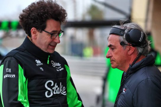 (L to R): Mattia Binotto (ITA) Sauber Motorsport Chief Operating and Chief Technical Officer with Carlos Sainz (ESP).
26.02.2025. Formula 1 Testing, Sakhir, Bahrain, Day One.
- www.xpbimages.com, EMail: requests@xpbimages.com © Copyright: Batchelor / XPB Images