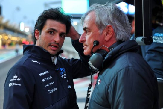 (L to R): Carlos Sainz (ESP) Atlassian Williams Racing with his father Carlos Sainz (ESP).
26.02.2025. Formula 1 Testing, Sakhir, Bahrain, Day One.
- www.xpbimages.com, EMail: requests@xpbimages.com © Copyright: Batchelor / XPB Images