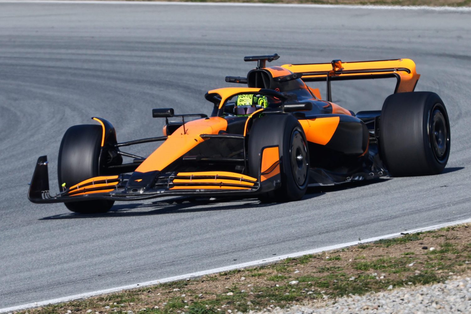 Norris outpaces Ferrari drivers in Barcelona tyre test