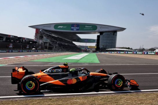 Lando Norris (GBR) McLaren MCL39.
21.03.2025. Formula 1 World Championship, Rd 2, Chinese Grand Prix, Shanghai, China, Sprint Qualifying Day.
- www.xpbimages.com, EMail: requests@xpbimages.com © Copyright: Moy / XPB Images