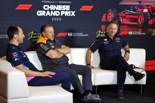 (L to R): Oliver Oakes (GBR) Alpine F1 Team Team Principal; Zak Brown (USA) McLaren Executive Director; and Christian Horner (GBR) Red Bull Racing Team Principal, in the FIA Press Conference.
21.03.2025. Formula 1 World Championship, Rd 2, Chinese Grand Prix, Shanghai, China, Sprint Qualifying Day.
- www.xpbimages.com, EMail: requests@xpbimages.com © Copyright: Moy / XPB Images