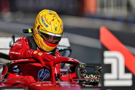 Pole sitter Lewis Hamilton (GBR) Ferrari SF-25 in Sprint Qualifying parc ferme.
21.03.2025. Formula 1 World Championship, Rd 2, Chinese Grand Prix, Shanghai, China, Sprint Qualifying Day.
- www.xpbimages.com, EMail: requests@xpbimages.com © Copyright: Charniaux / XPB Images