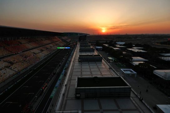 Circuit atmosphere - sunset.
21.03.2025. Formula 1 World Championship, Rd 2, Chinese Grand Prix, Shanghai, China, Sprint Qualifying Day.
- www.xpbimages.com, EMail: requests@xpbimages.com © Copyright: Moy / XPB Images