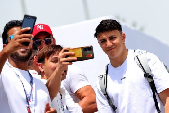 Isack Hadjar (FRA) Racing Bulls.
11.04.2025. Formula 1 World Championship, Rd 4, Bahrain Grand Prix, Sakhir, Bahrain, Practice Day
- www.xpbimages.com, EMail: requests@xpbimages.com © Copyright: Bearne / XPB Images