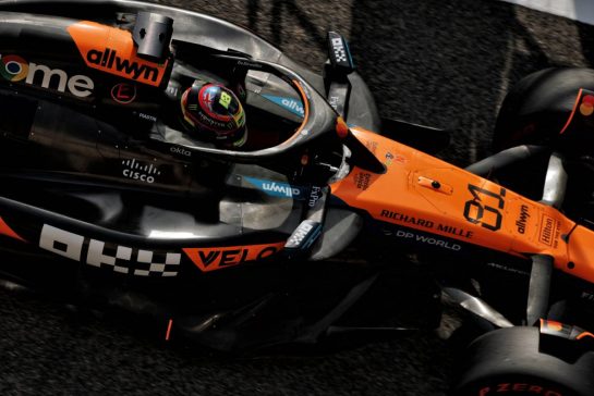 Oscar Piastri (AUS) McLaren MCL39.
11.04.2025. Formula 1 World Championship, Rd 4, Bahrain Grand Prix, Sakhir, Bahrain, Practice Day
- www.xpbimages.com, EMail: requests@xpbimages.com © Copyright: Charniaux / XPB Images