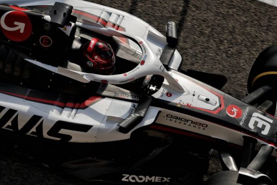 Esteban Ocon (FRA) Haas VF-25.
11.04.2025. Formula 1 World Championship, Rd 4, Bahrain Grand Prix, Sakhir, Bahrain, Practice Day
- www.xpbimages.com, EMail: requests@xpbimages.com © Copyright: Charniaux / XPB Images