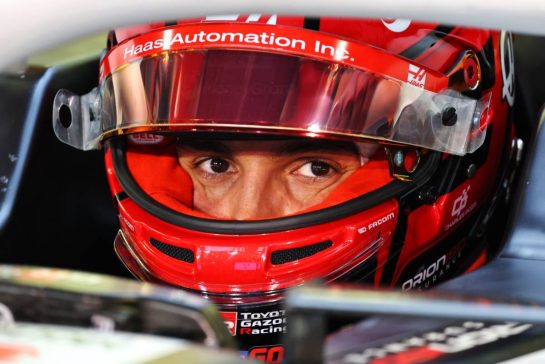 Esteban Ocon (FRA) Haas VF-25.
11.04.2025. Formula 1 World Championship, Rd 4, Bahrain Grand Prix, Sakhir, Bahrain, Practice Day
- www.xpbimages.com, EMail: requests@xpbimages.com © Copyright: Batchelor / XPB Images