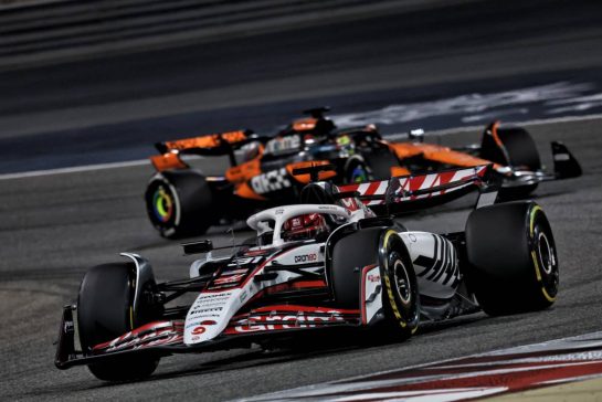 Esteban Ocon (FRA) Haas VF-25.
11.04.2025. Formula 1 World Championship, Rd 4, Bahrain Grand Prix, Sakhir, Bahrain, Practice Day
- www.xpbimages.com, EMail: requests@xpbimages.com © Copyright: Moy / XPB Images