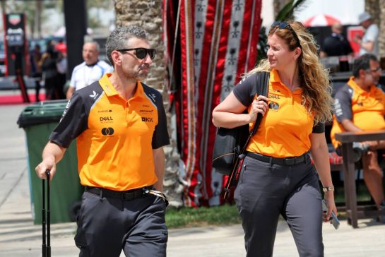 (L to R): Andrea Stella (ITA) McLaren Team Principal with Stephanie Carlin (GBR) McLaren Business Operations Director.
12.04.2025. Formula 1 World Championship, Rd 4, Bahrain Grand Prix, Sakhir, Bahrain, Qualifying Day.
- www.xpbimages.com, EMail: requests@xpbimages.com © Copyright: Bearne / XPB Images