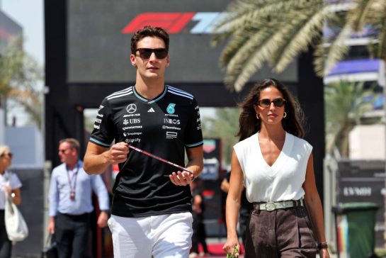 (L to R): George Russell (GBR) Mercedes AMG F1 with his girlfriend Carmen Montero Mundt.
12.04.2025. Formula 1 World Championship, Rd 4, Bahrain Grand Prix, Sakhir, Bahrain, Qualifying Day.
- www.xpbimages.com, EMail: requests@xpbimages.com © Copyright: Bearne / XPB Images
