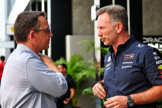 (L to R): Jonathan Noble (GBR) Journalist with Christian Horner (GBR) Red Bull Racing Team Principal.
19.04.2025. Formula 1 World Championship, Rd 5, Saudi Arabian Grand Prix, Jeddah, Saudi Arabia, Qualifying Day.
- www.xpbimages.com, EMail: requests@xpbimages.com © Copyright: Batchelor / XPB Images