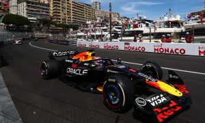 Verstappen: 'One stop, 10 stops, you can't race here'