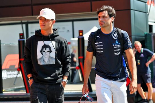 (L to R): Lando Norris (GBR) McLaren and Carlos Sainz (ESP) Atlassian Williams Racing.
15.05.2025. Formula 1 World Championship, Rd 7, Emilia Romagna Grand Prix, Imola, Italy, Preparation Day.
- www.xpbimages.com, EMail: requests@xpbimages.com © Copyright: Batchelor / XPB Images