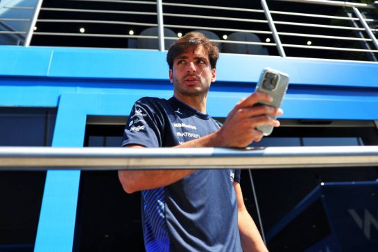 Carlos Sainz (ESP) Atlassian Williams Racing.
15.05.2025. Formula 1 World Championship, Rd 7, Emilia Romagna Grand Prix, Imola, Italy, Preparation Day.
- www.xpbimages.com, EMail: requests@xpbimages.com © Copyright: Bearne / XPB Images