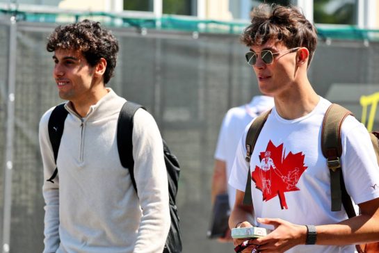 (L to R): Gabriel Bortoleto (BRA) Sauber with Oliver Bearman (GBR) Haas F1 Team.
15.05.2025. Formula 1 World Championship, Rd 7, Emilia Romagna Grand Prix, Imola, Italy, Preparation Day.
- www.xpbimages.com, EMail: requests@xpbimages.com © Copyright: Batchelor / XPB Images