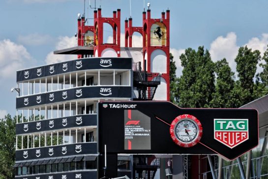 Circuit atmosphere - Tag Heuer clock in the pits.
15.05.2025. Formula 1 World Championship, Rd 7, Emilia Romagna Grand Prix, Imola, Italy, Preparation Day.
- www.xpbimages.com, EMail: requests@xpbimages.com © Copyright: Moy / XPB Images