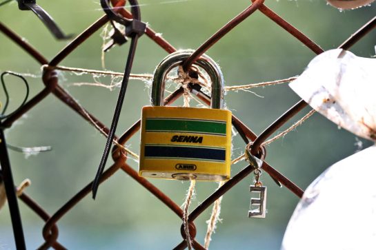 Circuit atmosphere - tributes to Ayrton Senna at Tamburello.
15.05.2025. Formula 1 World Championship, Rd 7, Emilia Romagna Grand Prix, Imola, Italy, Preparation Day.
- www.xpbimages.com, EMail: requests@xpbimages.com © Copyright: Moy / XPB Images