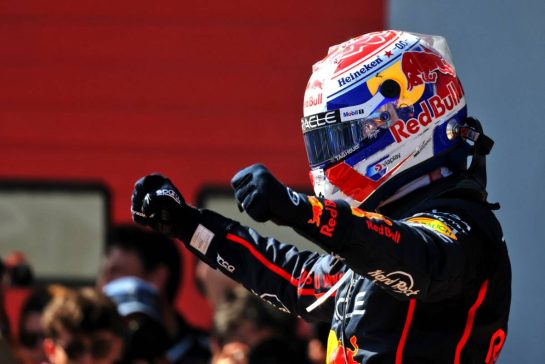 Race winner Max Verstappen (NLD) Red Bull Racing celebrates in parc ferme.
18.05.2025. Formula 1 World Championship, Rd 7, Emilia Romagna Grand Prix, Imola, Italy, Race Day.
- www.xpbimages.com, EMail: requests@xpbimages.com © Copyright: Charniaux / XPB Images