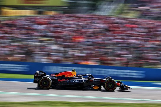Yuki Tsunoda (JPN) Red Bull Racing RB21.
18.05.2025. Formula 1 World Championship, Rd 7, Emilia Romagna Grand Prix, Imola, Italy, Race Day.
- www.xpbimages.com, EMail: requests@xpbimages.com © Copyright: Moy / XPB Images