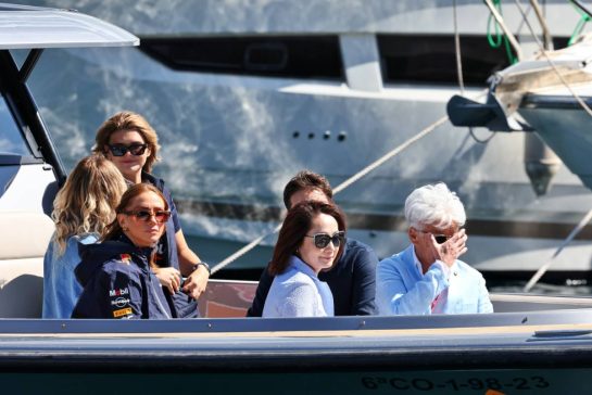 Minako Tsunoda (JPN) (Centre) and Nobuaki Tsunoda (JPN) (Right), mother and father of Yuki Tsunoda (JPN) Red Bull Racing on a boat in the harbour.
23.05.2025. Formula 1 World Championship, Rd 8, Monaco Grand Prix, Monte Carlo, Monaco, Practice Day.
- www.xpbimages.com, EMail: requests@xpbimages.com © Copyright: Moy / XPB Images
