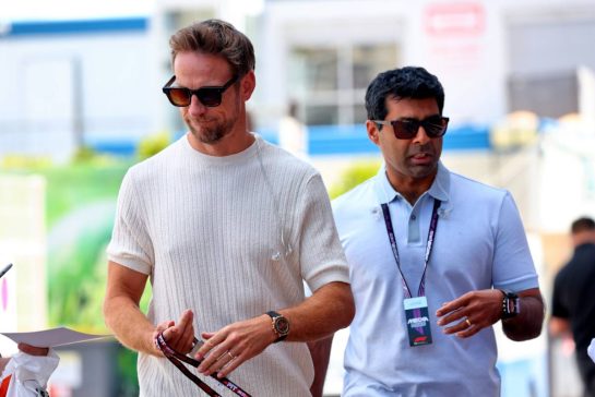 Jenson Button (GBR) Sky Sports F1 Presenter / Atlassian Williams Racing Senior Advisor and Karun Chandhok (IND) Sky Sports F1 Presenter.
23.05.2025. Formula 1 World Championship, Rd 8, Monaco Grand Prix, Monte Carlo, Monaco, Practice Day.
- www.xpbimages.com, EMail: requests@xpbimages.com © Copyright: Batchelor / XPB Images