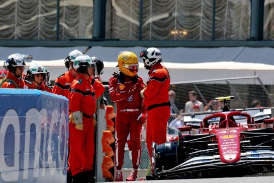 Lewis Hamilton (GBR) Ferrari SF-25 crashed in the third practice session.
24.05.2025. Formula 1 World Championship, Rd 8, Monaco Grand Prix, Monte Carlo, Monaco, Qualifying Day.
- www.xpbimages.com, EMail: requests@xpbimages.com © Copyright: Coates / XPB Images