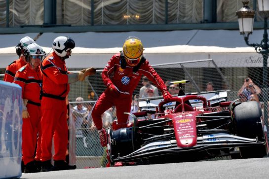 Lewis Hamilton (GBR) Ferrari SF-25 crashed in the third practice session.
24.05.2025. Formula 1 World Championship, Rd 8, Monaco Grand Prix, Monte Carlo, Monaco, Qualifying Day.
- www.xpbimages.com, EMail: requests@xpbimages.com © Copyright: Coates / XPB Images