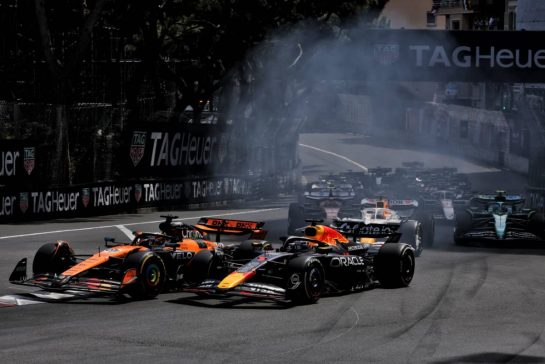 Oscar Piastri (AUS) McLaren MCL39 and Max Verstappen (NLD) Red Bull Racing RB21 at the start of the race.
25.05.2025. Formula 1 World Championship, Rd 8, Monaco Grand Prix, Monte Carlo, Monaco, Race Day.
- www.xpbimages.com, EMail: requests@xpbimages.com © Copyright: Charniaux / XPB Images