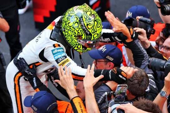 Race winner Lando Norris (GBR) McLaren celebrates in parc ferme.
25.05.2025. Formula 1 World Championship, Rd 8, Monaco Grand Prix, Monte Carlo, Monaco, Race Day.
- www.xpbimages.com, EMail: requests@xpbimages.com © Copyright: Batchelor / XPB Images