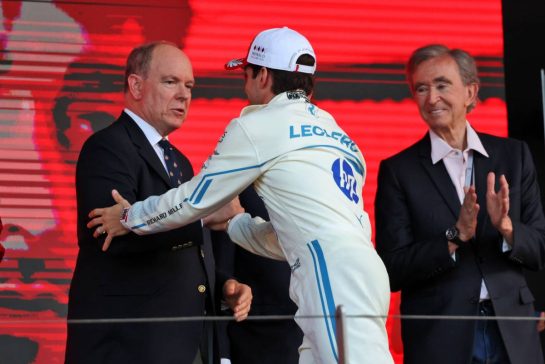 (L to R): HSH Prince Albert of Monaco (MON) with Charles Leclerc (MON) Ferrari on the podium.
25.05.2025. Formula 1 World Championship, Rd 8, Monaco Grand Prix, Monte Carlo, Monaco, Race Day.
- www.xpbimages.com, EMail: requests@xpbimages.com © Copyright: Charniaux / XPB Images
