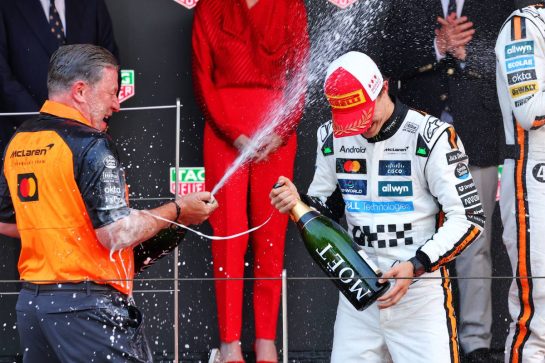 Oscar Piastri (AUS) McLaren celebrates his third position on the podium with Zak Brown (USA) McLaren Executive Director.
25.05.2025. Formula 1 World Championship, Rd 8, Monaco Grand Prix, Monte Carlo, Monaco, Race Day.
- www.xpbimages.com, EMail: requests@xpbimages.com © Copyright: Batchelor / XPB Images